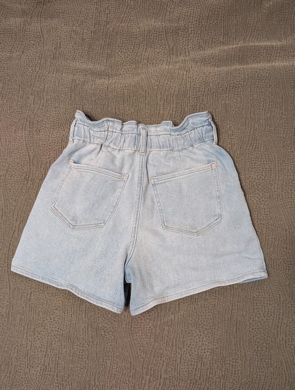 Express Midi Super High Rise Paperbag Denim Shorts Size 2 Light Wash - Picture 3 of 10